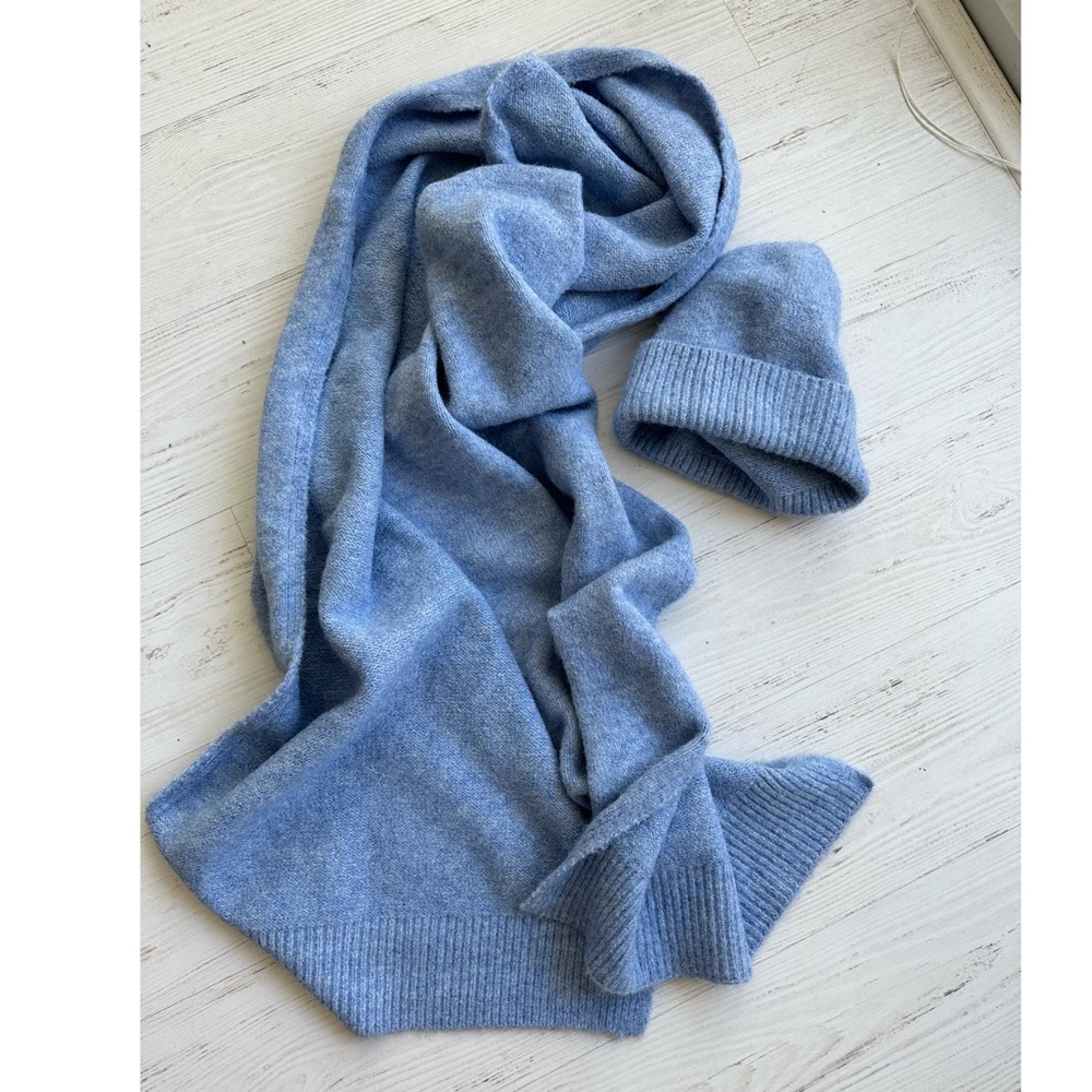 RW&CO scarf and hat